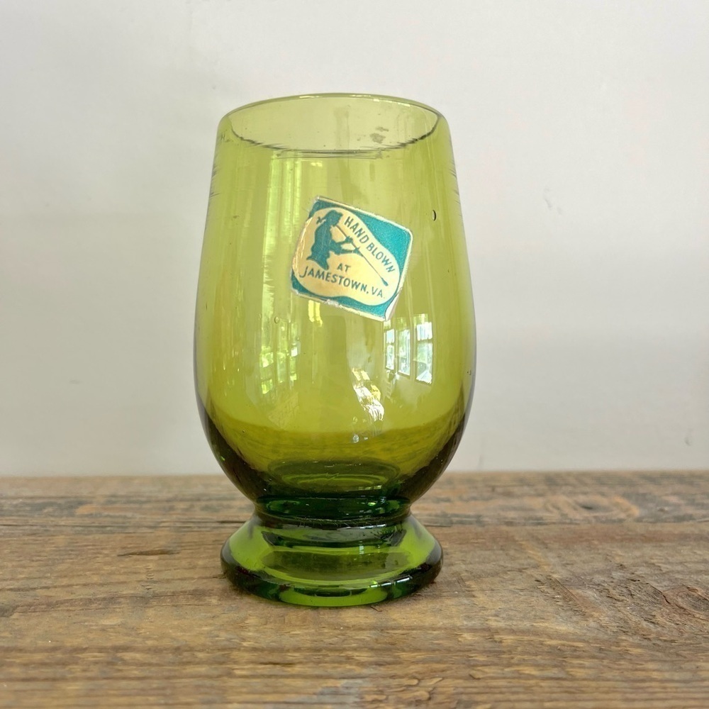 Williamsburg VA Glassworks ART glass vase
